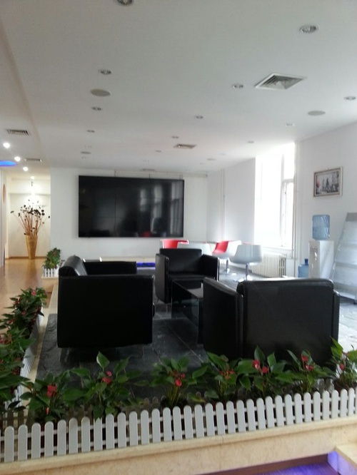 北京影視文化公司招聘前臺文員，提供辦公電子產品